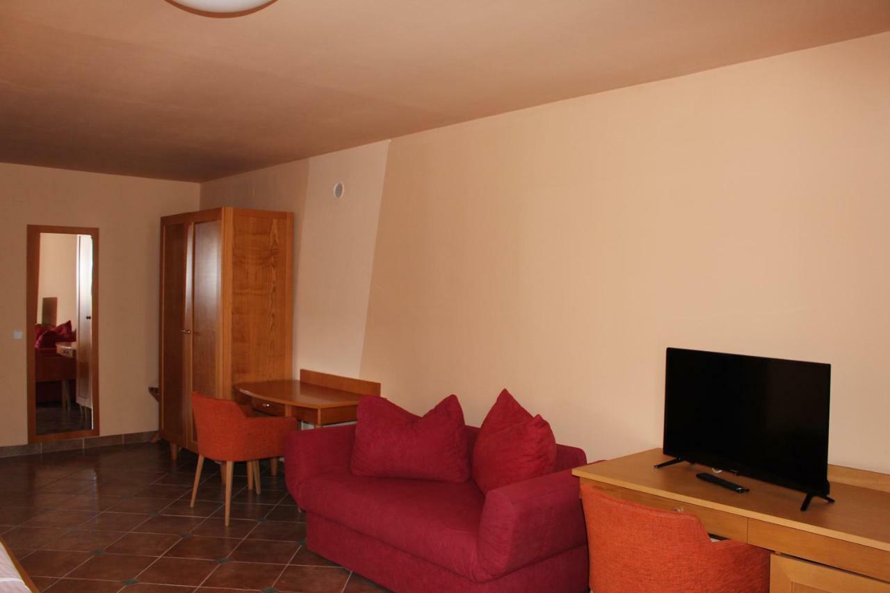 Rooms Cristian Deva Exteriör bild