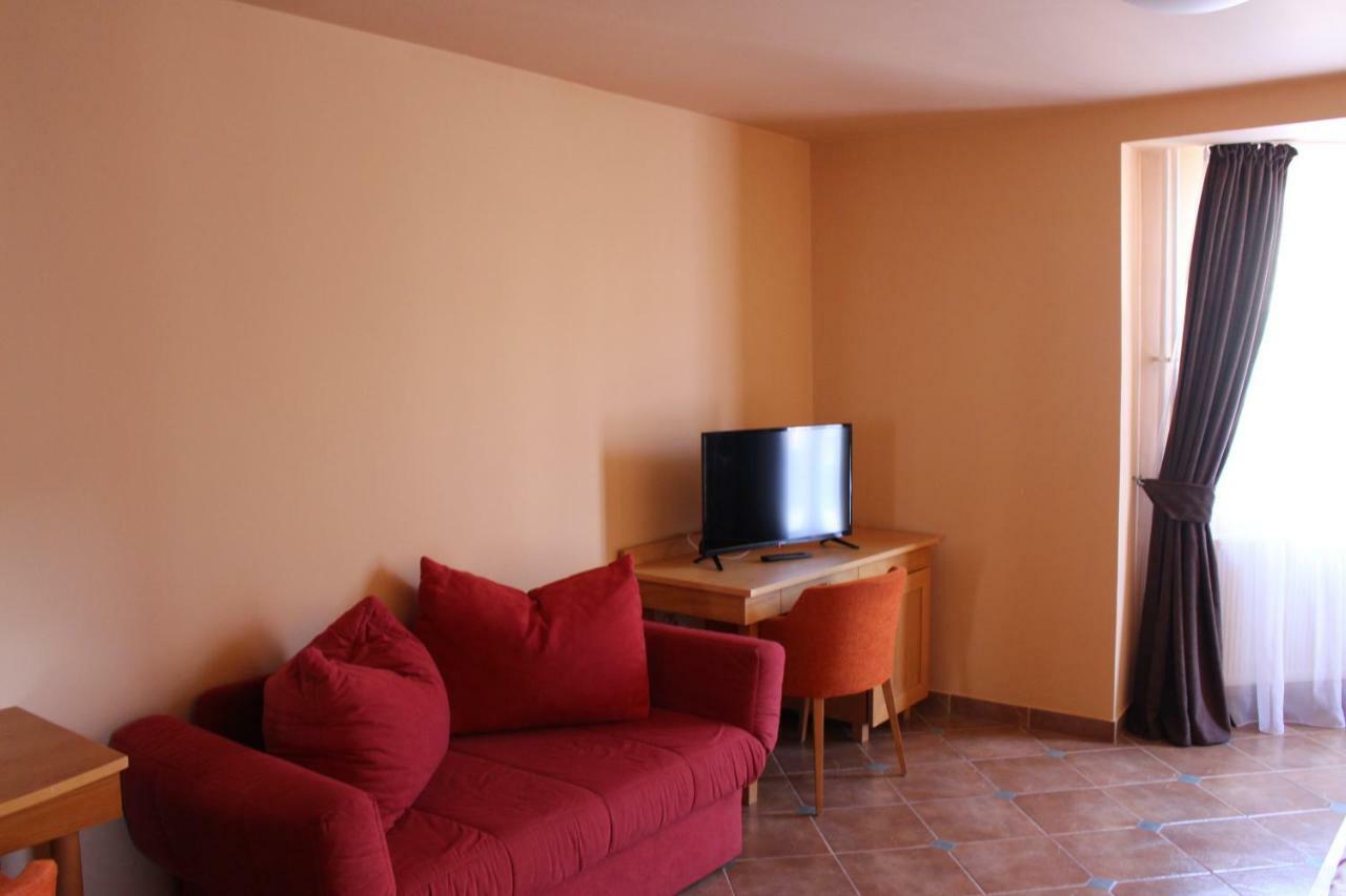 Rooms Cristian Deva Exteriör bild
