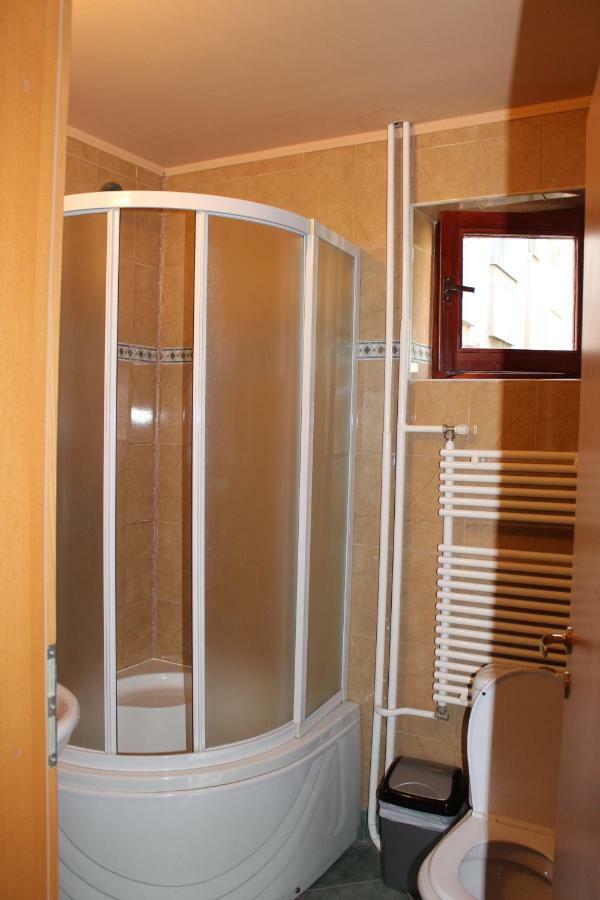 Rooms Cristian Deva Exteriör bild